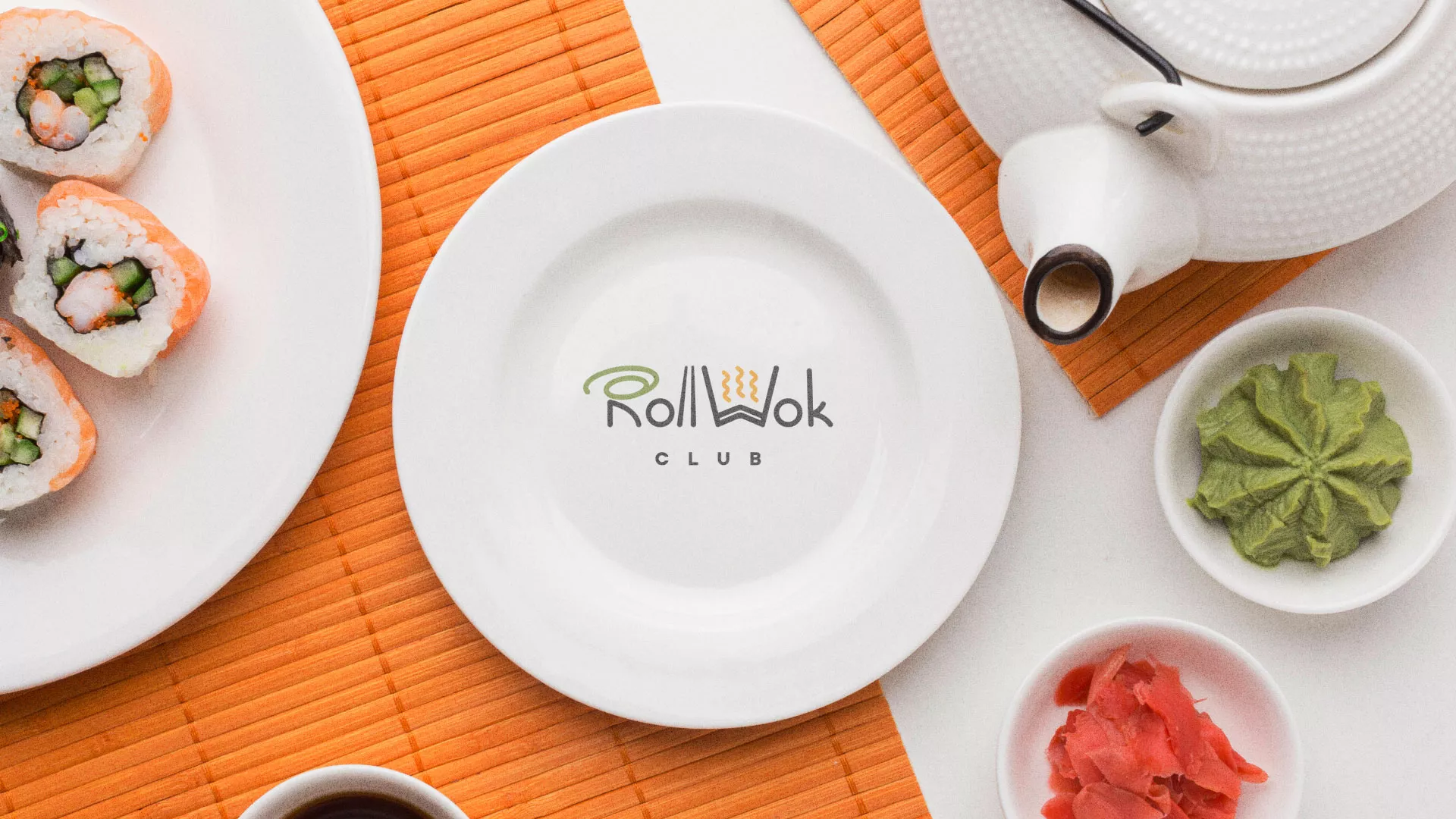 Разработка логотипа и фирменного стиля суши-бара «Roll Wok Club» в Козьмодемьянске